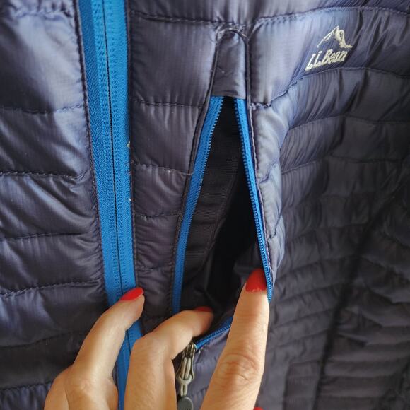 L.L. Bean Ultralight 850 Down Puffer Jacket - Men's size Large Navy Blue Downtek - Picture 4 of 10